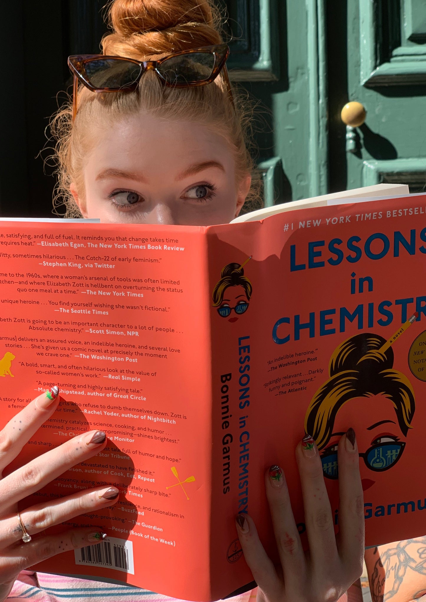 Lessons in Chemistry - Bonnie Garmus